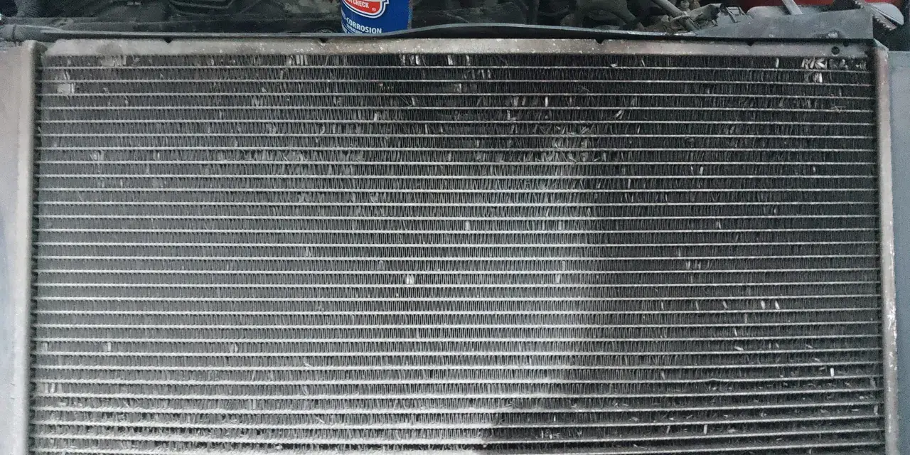 Wymiana chłodnicy klimatyzacji: Ile kosztuje i jak nie przepłacić?