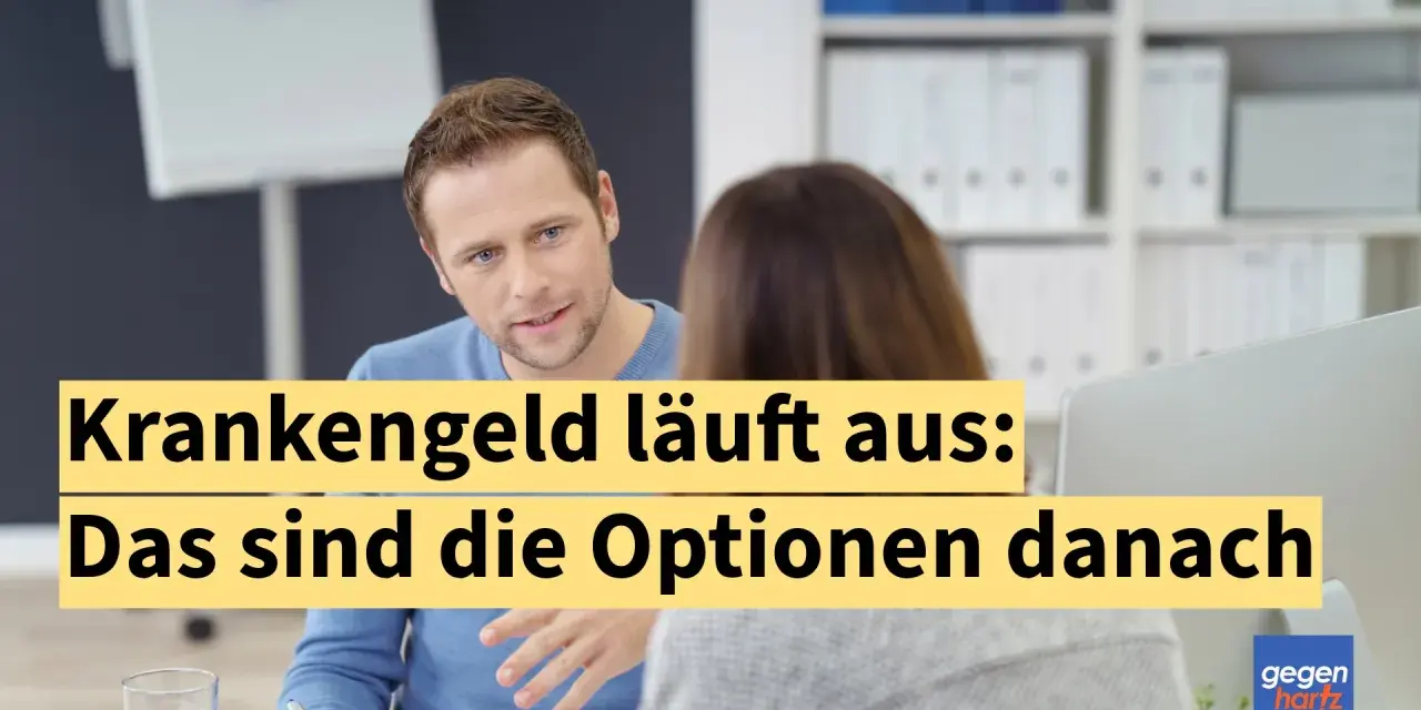 Mann erklärt einer Frau, wie lange Krankengeld gezahlt wird und welche Optionen es danach gibt.