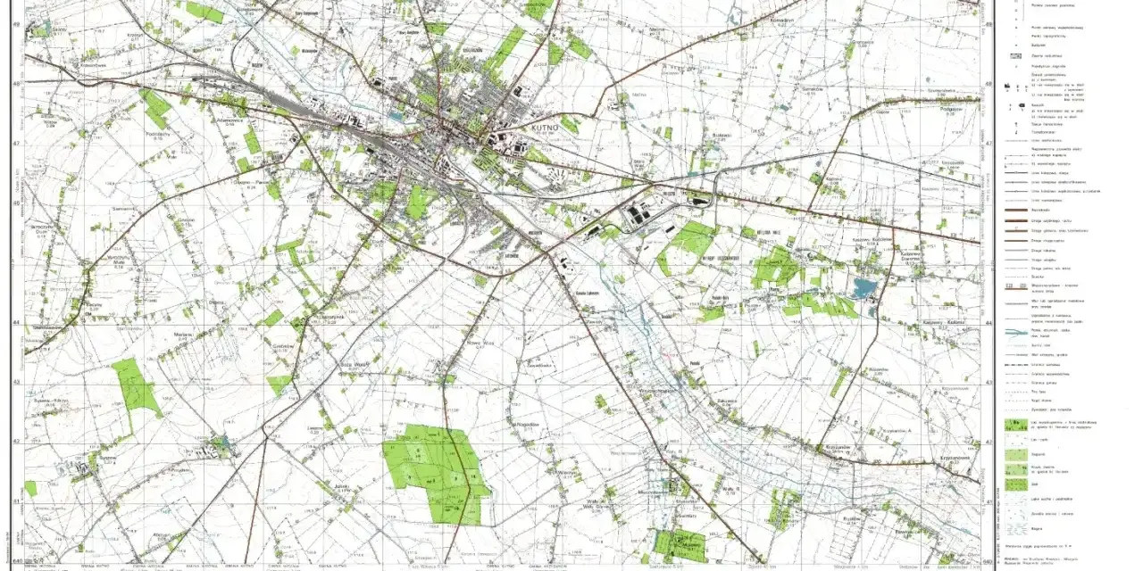 Mapa topograficzna okolic Kutna z zaznaczonymi drogami, rzekami i zabudowaniami. Idealna do planowania rozgraniczenie nieruchomości procedura.