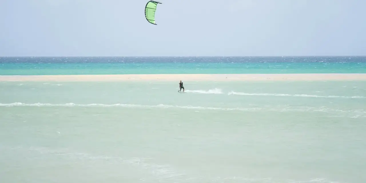 Kitesurfing w Europie: Przewodnik po najlepszych spotach