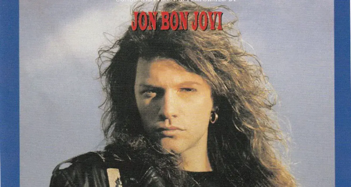 Jon Bon Jovi im "Blaze of Glory"-Look, mit wallender Mähne und ernstem Blick.