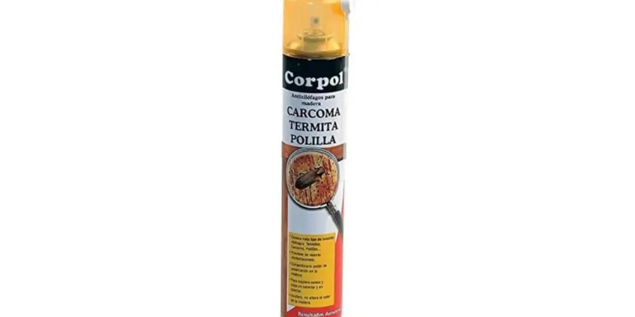 Spray para eliminar carcoma, termitas y polilla de la madera. Protege tus muebles y estructuras de estos insectos.