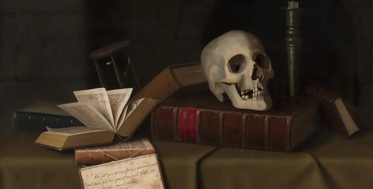 Czaszka na książkach, świeca i listek z cytatem z Szekspira. Memento mori utwory przypominają o przemijaniu.