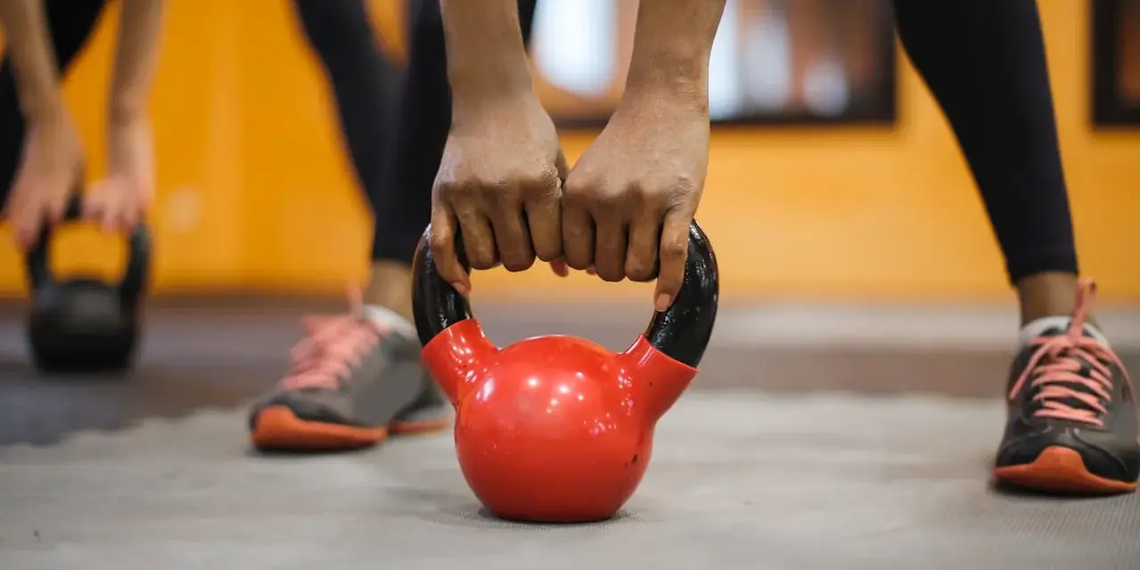 Twój pierwszy CrossFit: Jak zacząć, ile kosztuje i co musisz wiedzieć?