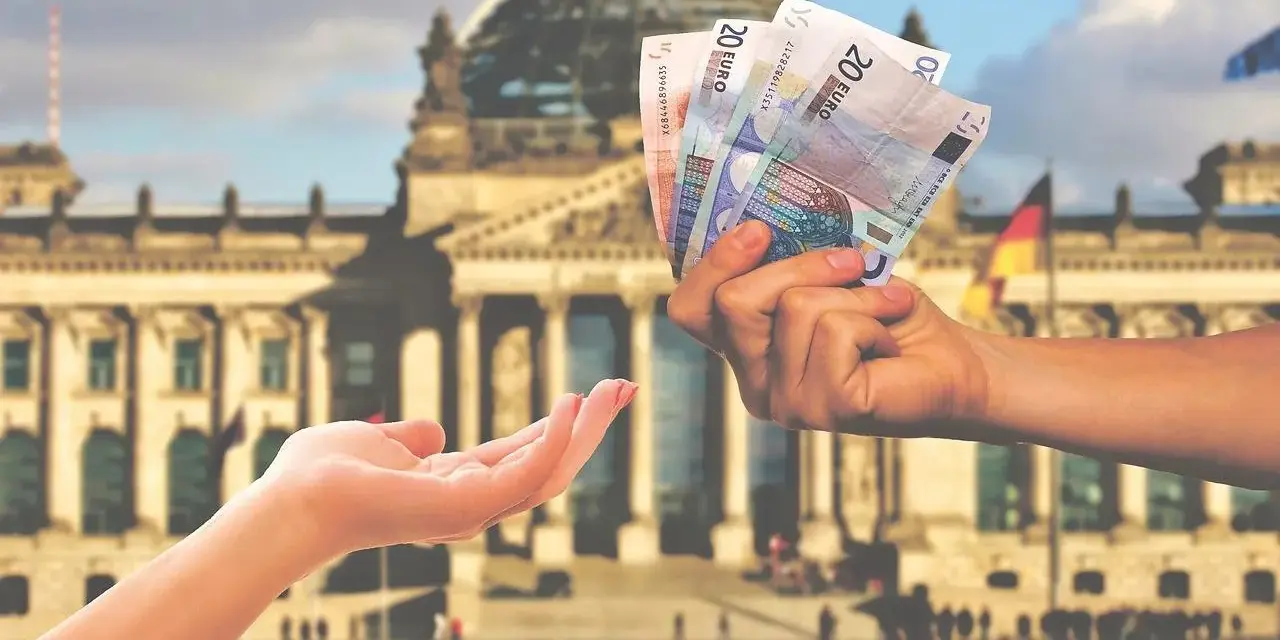 Tłumacz niemieckiego: Zarobki, kariera, specjalizacje. Pełny przewodnik
