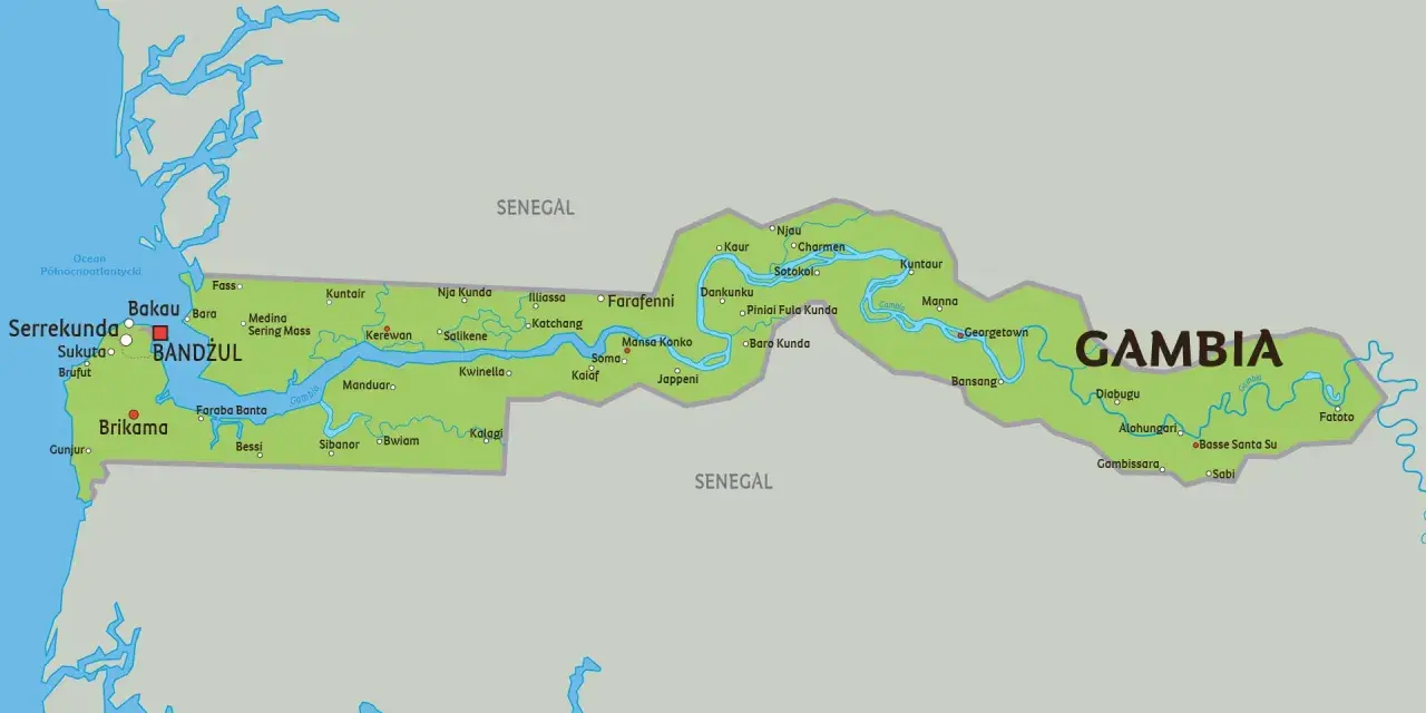 Mapa Gambii z zaznaczonymi miastami i rzeką. Planujesz podróż? Sprawdź, gdzie znajduje się **Gambia wiza** i jakie miejsca warto odwiedzić.