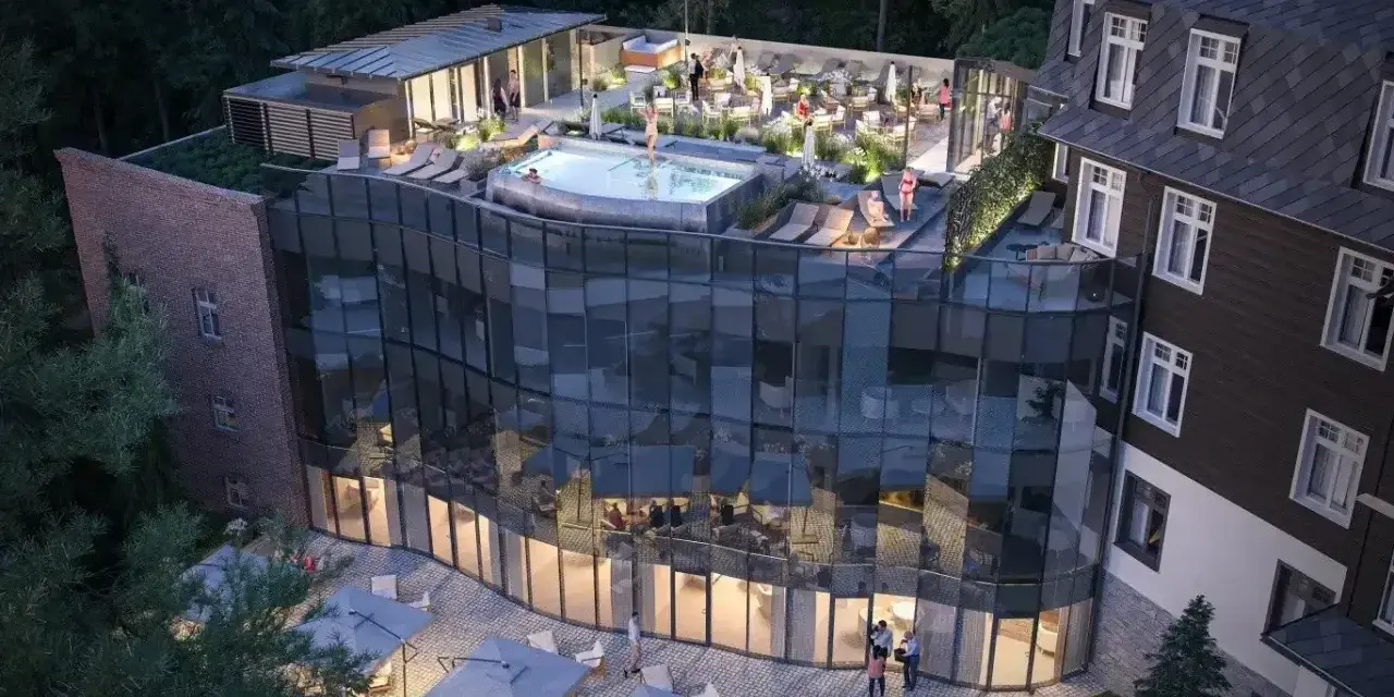 Nowoczesny hotel Sanssouci Karpacz, kiedy otwarcie? Relaks na dachu z basenem i widokiem na las.