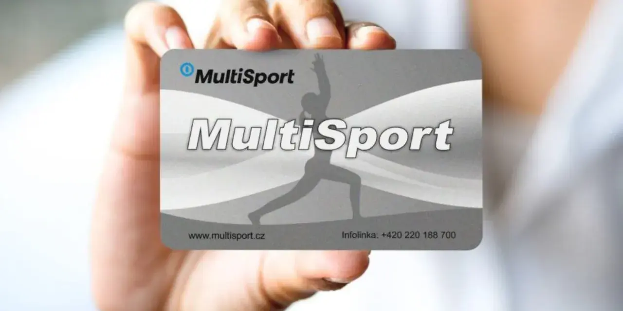 Karta MultiSport w dłoni. Czy na L4 można używać MultiSport? Sprawdź regulamin, by dowiedzieć się, czy karta jest aktywna.