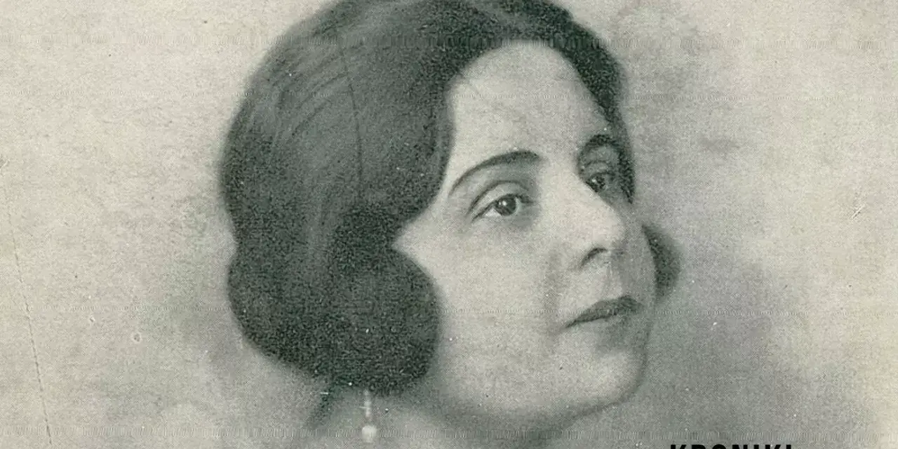 Portret kobiety z lat 20. XX wieku, z charakterystyczną fryzurą i kolczykiem. Jej życie prywatne budziło zainteresowanie.