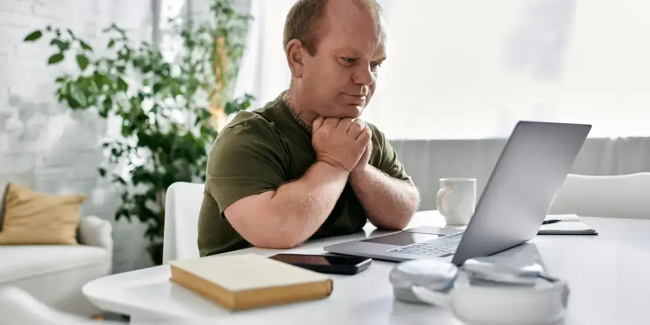Praca po studiach za granicą: jak uniknąć pułapek i znaleźć zatrudnienie