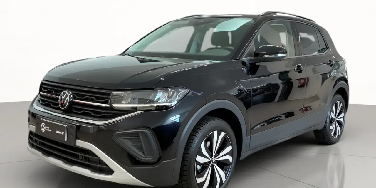 Volkswagen T-Cross nero lucido, ideale per la città. Controlla la pressione pneumatici T-Cross per una guida sicura.