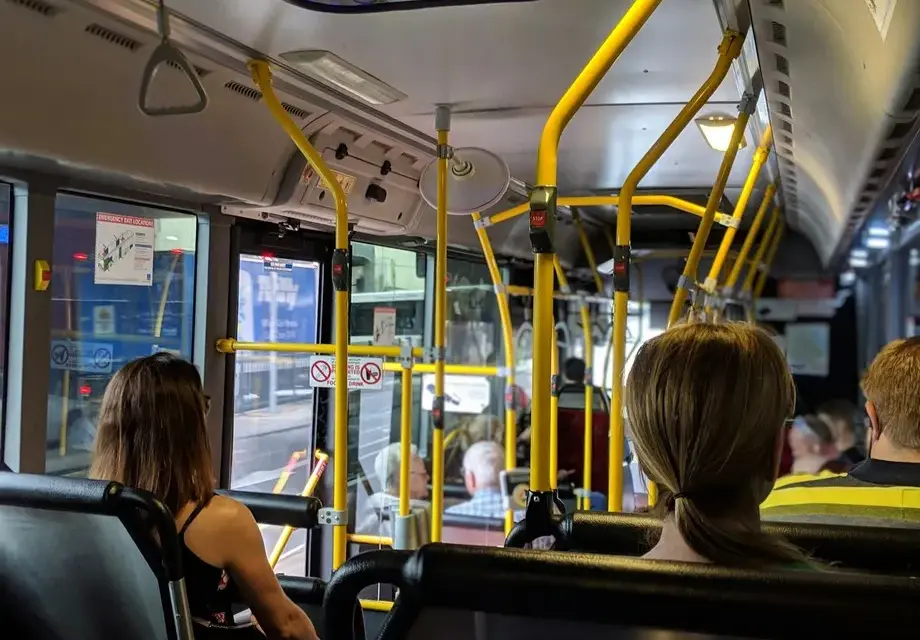 Ile pali bus 30 osobowy? Sprawdź, jak ograniczyć koszty paliwa
