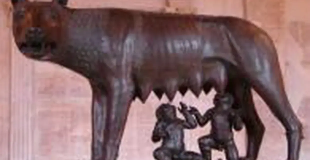 La louve Capitoline, symbole de Rome, nourrit Romulus et Rémus. Une sculpture antique qui raconte la légende fondatrice.