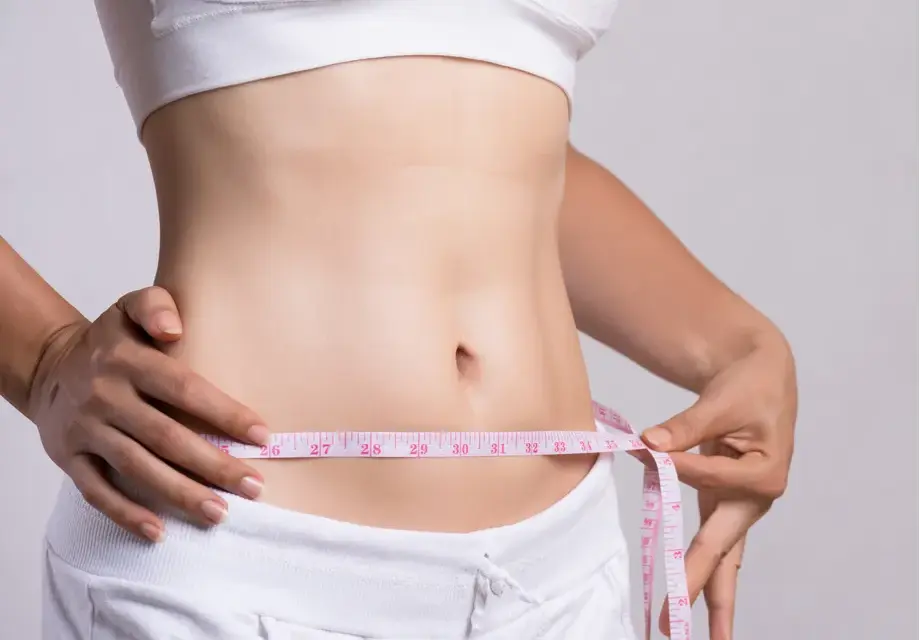 Liposukcja kawitacyjna ile trwa zabieg? Czas trwania i ważne informacje
