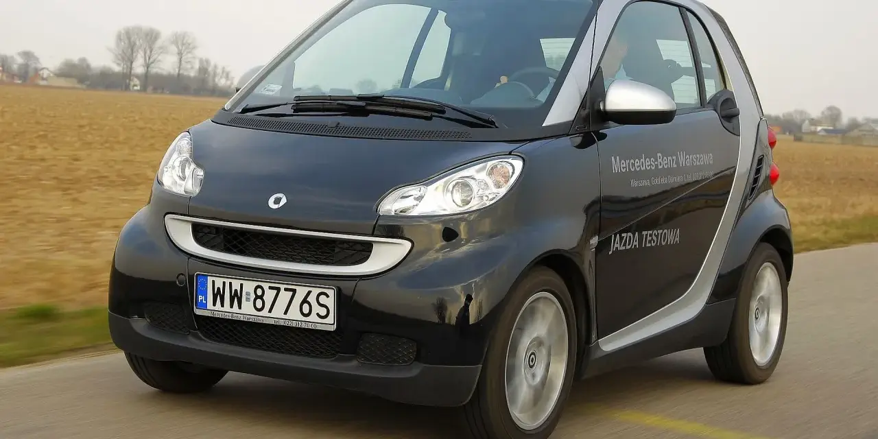 Pojemność baku Smart – porównanie modeli i ich osiągi paliwowe