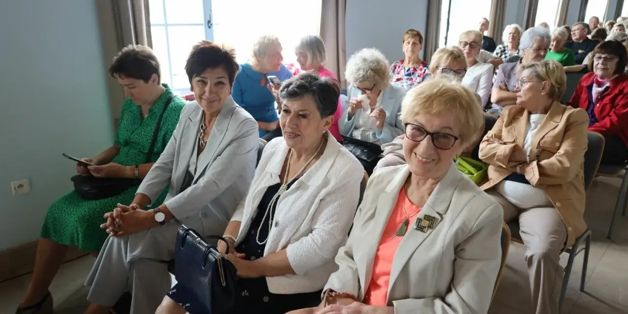 Uniwersytet Trzeciego Wieku Szczecin - edukacja dla seniorów bez ograniczeń