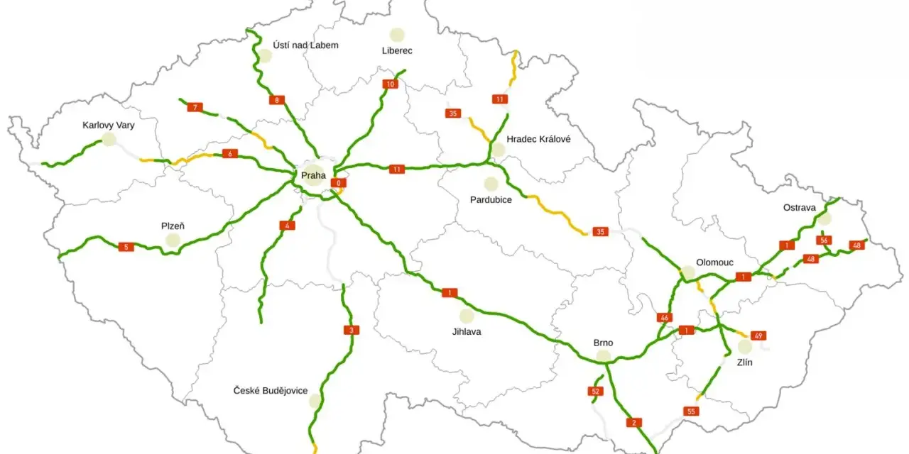 Mapa Czech z zaznaczonymi drogami, w tym autostradami i drogami ekspresowymi. Widać główne miasta i ich połączenia. System myto cz obejmuje te trasy.
