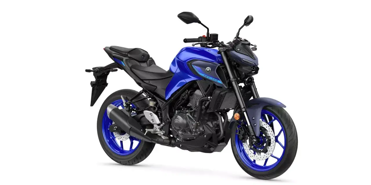 Niebieski motocykl Yamaha MT-03, idealny do miasta. Sprawdź yamaha mt-03 dane techniczne i poczuj moc!