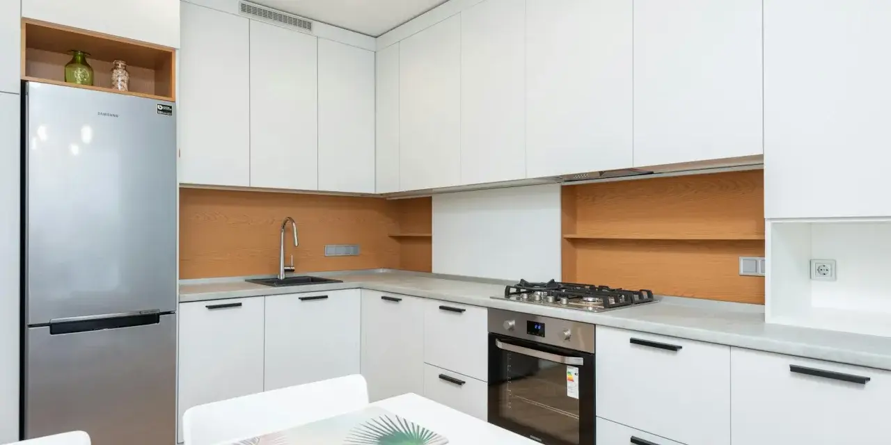 Lodówka na napoje: 4 pytania, zanim kupisz. Poradnik eksperta