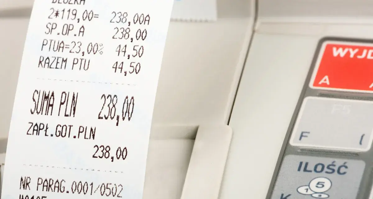 Na paragonie fiskalnym numer kasy fiskalnej to #0105. Widoczny jest też numer paragonu 0001/0502.