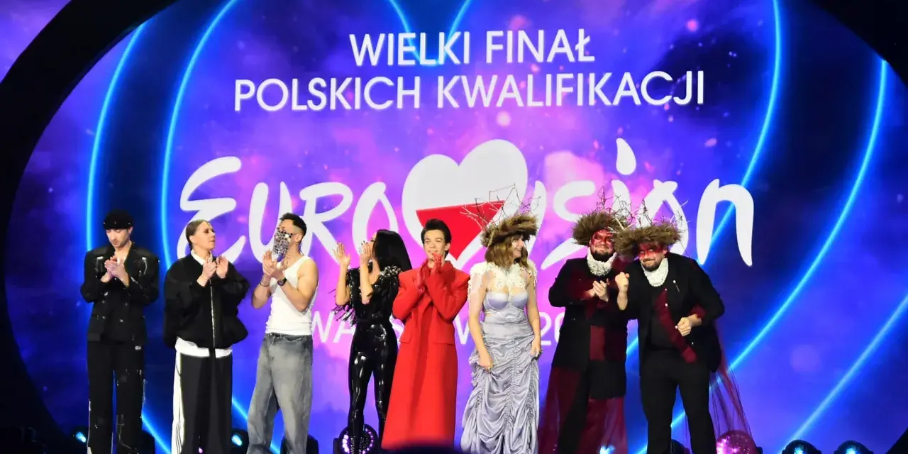 Artyści na scenie z logo Eurowizji i napisem "Wielki Finał Polskich Kwalifikacji".