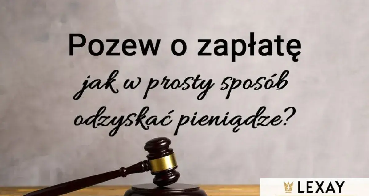 Pozew o zapłatę - jakie sprawy można załatwić w e-sądzie, by odzyskać pieniądze? Młotek sędziowski na drewnianym tle.