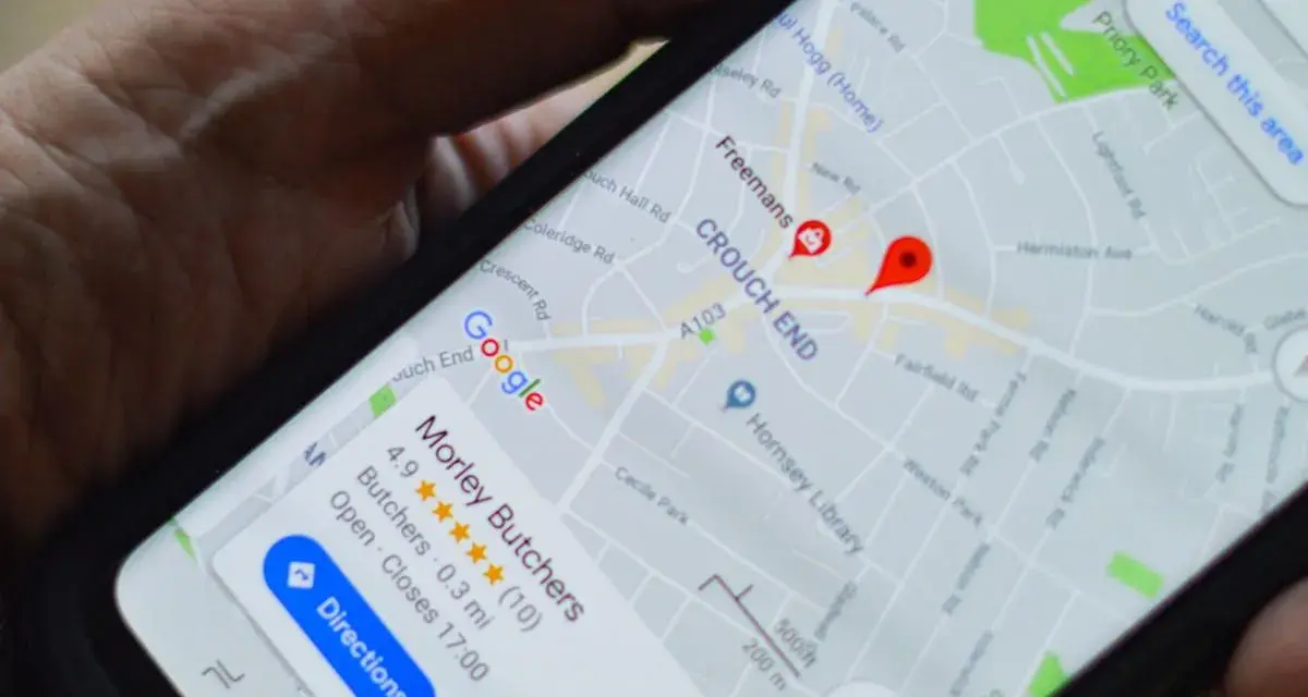 Mappa Google su smartphone mostra come trovare posizione cellulare tramite numero gratis. Indicazioni per "Morley Butchers".