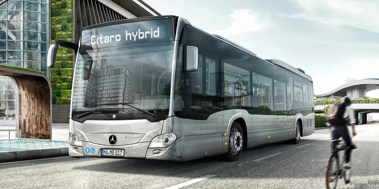 Co to jest bus? Poznaj różnice między busem a innymi pojazdami