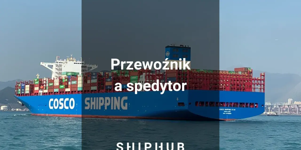 Ogromny kontenerowiec COSCO SHIPPING STAR płynie po morzu. To potężna firma dostawcza, która przewozi towary na całym świecie.
