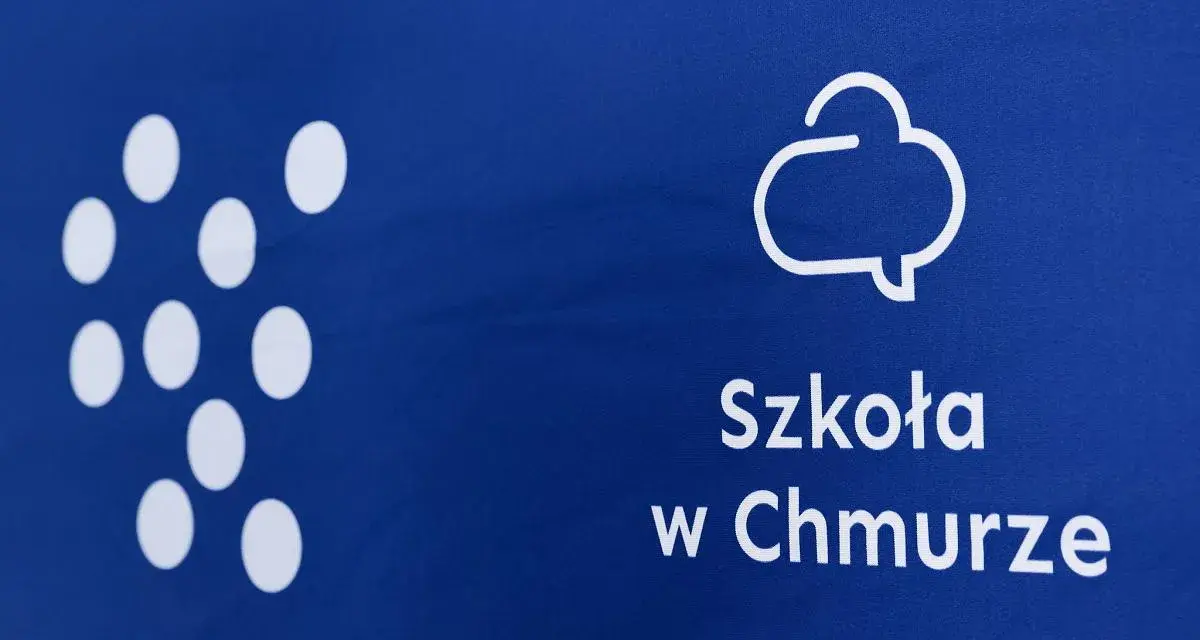 Szkoła w Chmurze: Egzaminy zdalnie czy stacjonarnie? Ostateczna odpowiedź