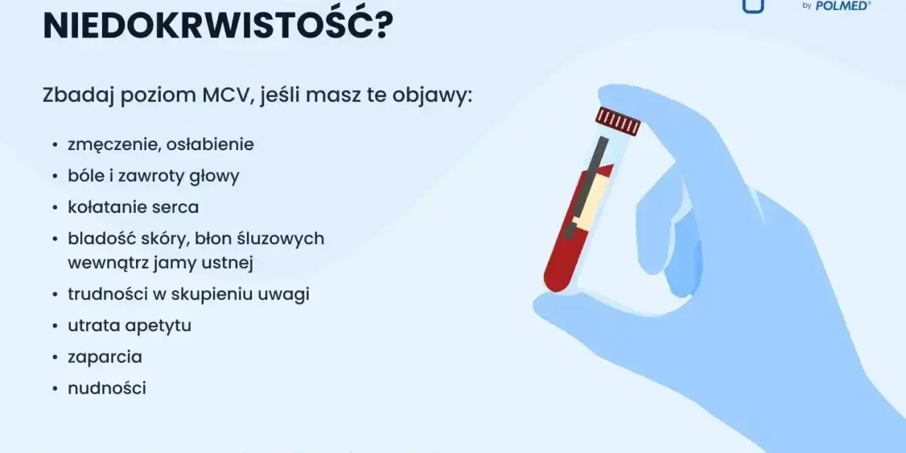 Ręka w rękawiczce trzyma probówkę z krwią, wskazując na objawy niedokrwistości, takie jak zmęczenie czy bladość. Badanie MCV jest kluczowe.
