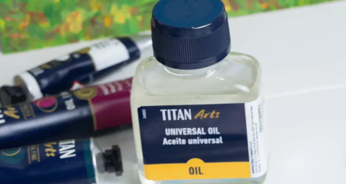 Huile universelle Titan Arts, idéale pour diluer les peintures à l'huile et améliorer leur fluidité. A quoi sert l'huile de lin en peinture ? Elle sert à cela !