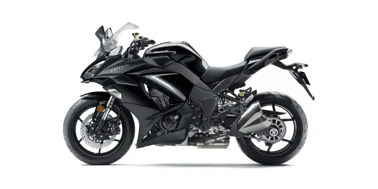 Czarny motocykl Kawasaki Z1000SX. Poznaj jego dane techniczne i poczuj moc na drodze.