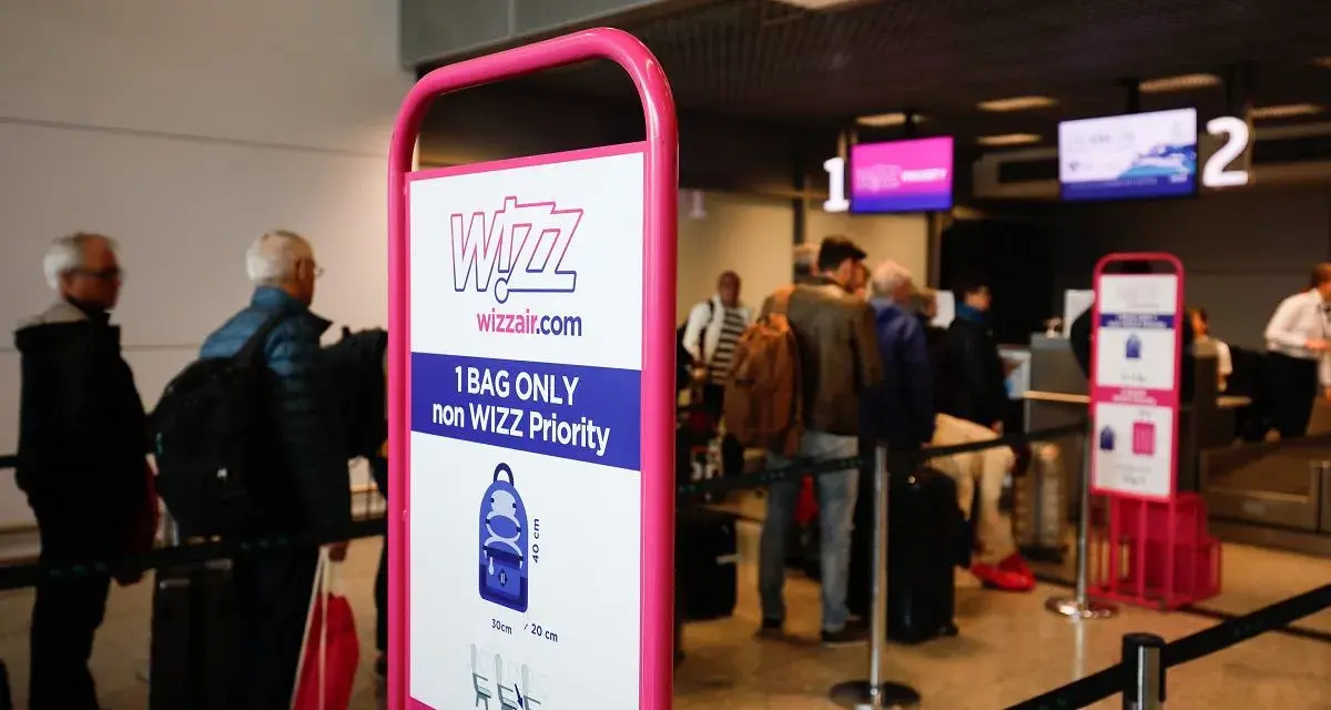 Zasady Wizzair: 1 bagaż podręczny (nie-WIZZ Priority) o wymiarach 40x30x20 cm.