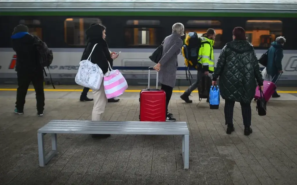 PKP Intercity: Jak sprawdzić przystanki pociągu i nie przegapić stacji?
