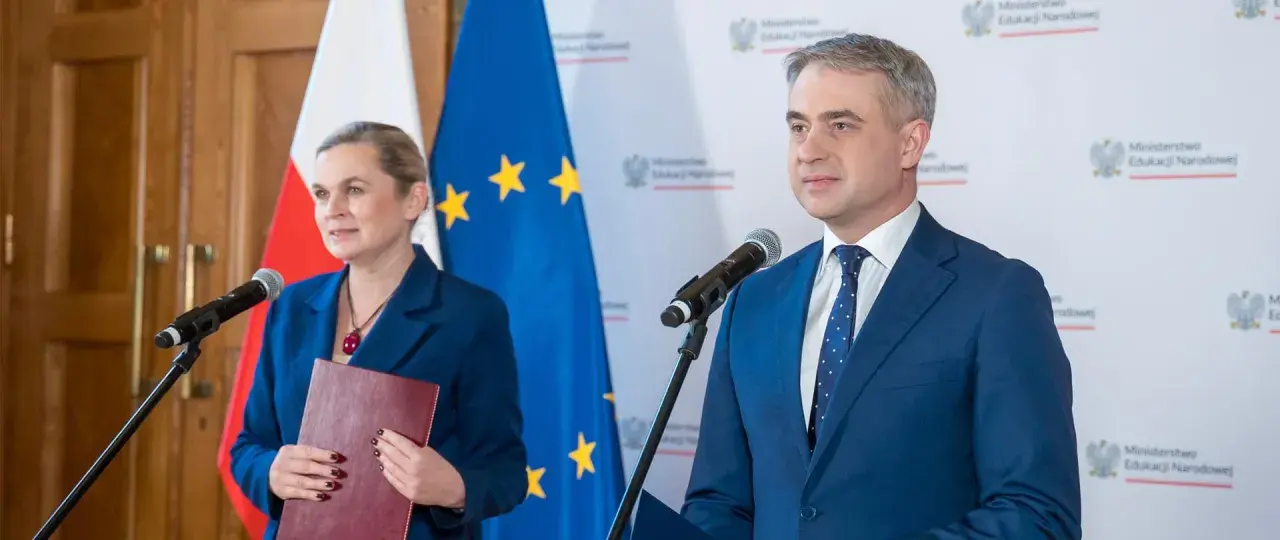 "Cyfrowy Uczeń" 2025/2026: Bon na laptopa kto dostanie i jak?