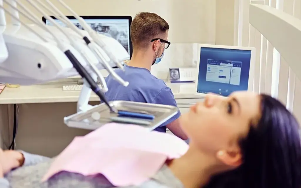 Zwolnienie L4 od dentysty: Kiedy przysługuje i co musisz wiedzieć?