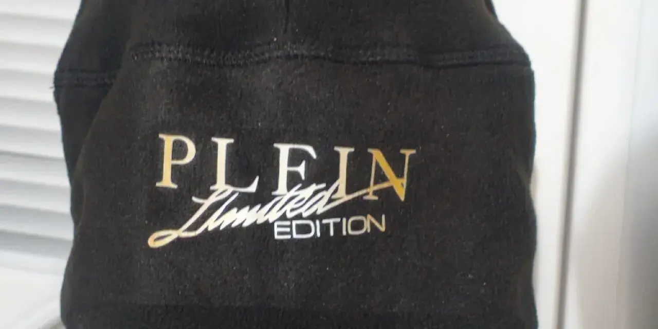 Czarna czapka z daszkiem Philipp Plein z napisem "Limited Edition".