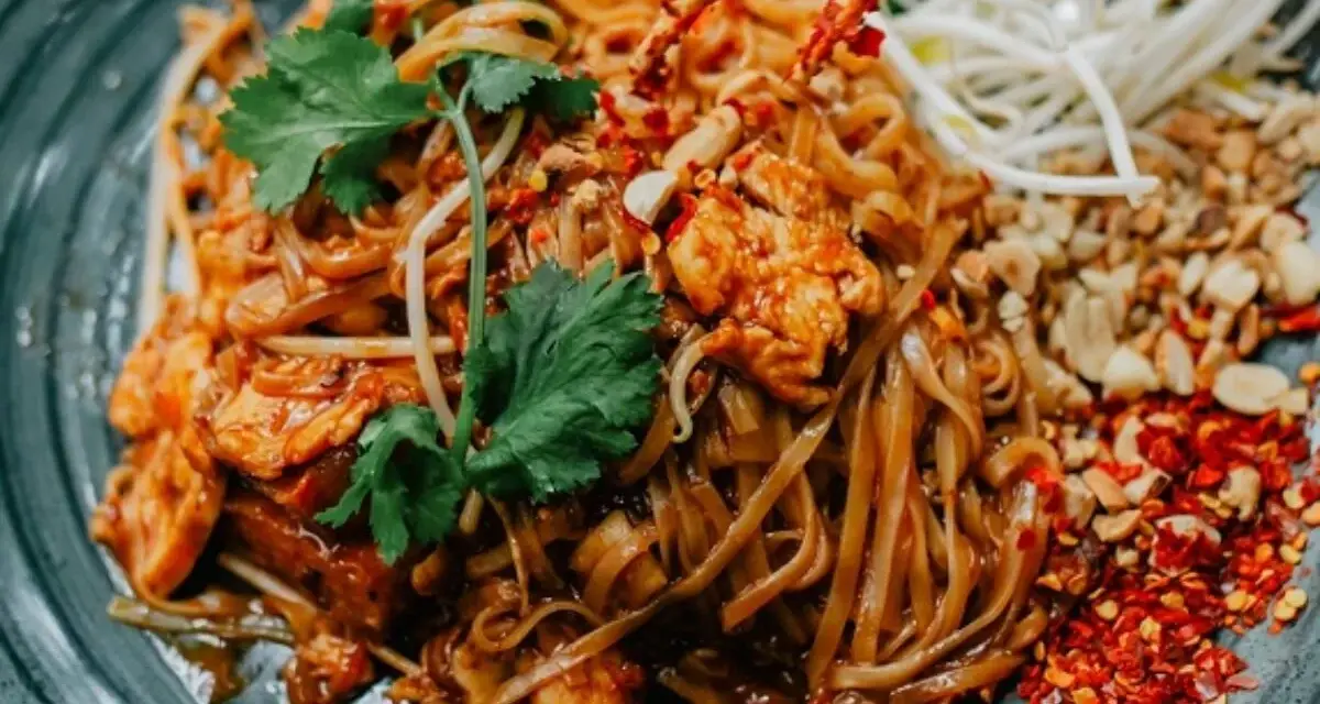 Pad Thai: Skąd pochodzi i dlaczego podbił świat?
