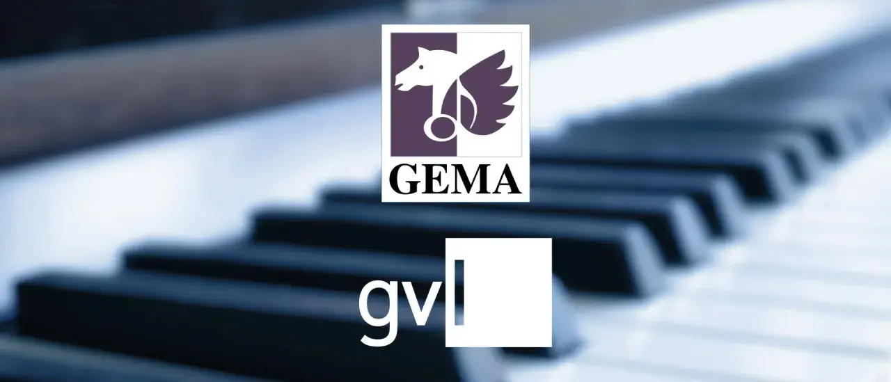 GEMA und GVL Logos über unscharfen Klaviertasten. Diese Organisationen kümmern sich um Musik-Tantiemen.