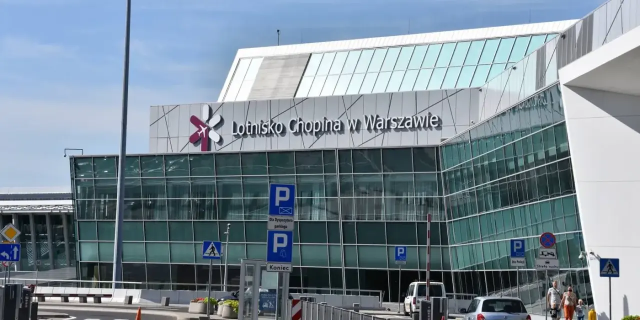 Lotnisko Chopina: SKM S2 Stacja, bilety, dojazd bez stresu