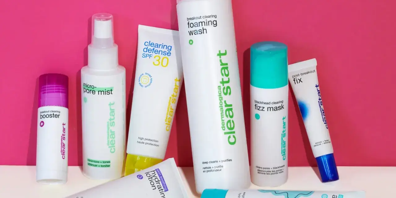 Produkte für eine effektive **skin care routine**: Booster, Mist, Sonnenschutz, Waschgel, Maske und Post-Breakout-Fix.
