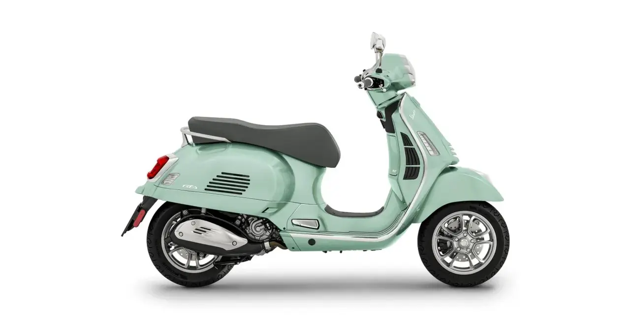 Miętowa Vespa GTS 300. Poznaj jej dane techniczne i poczuj wolność na drodze.