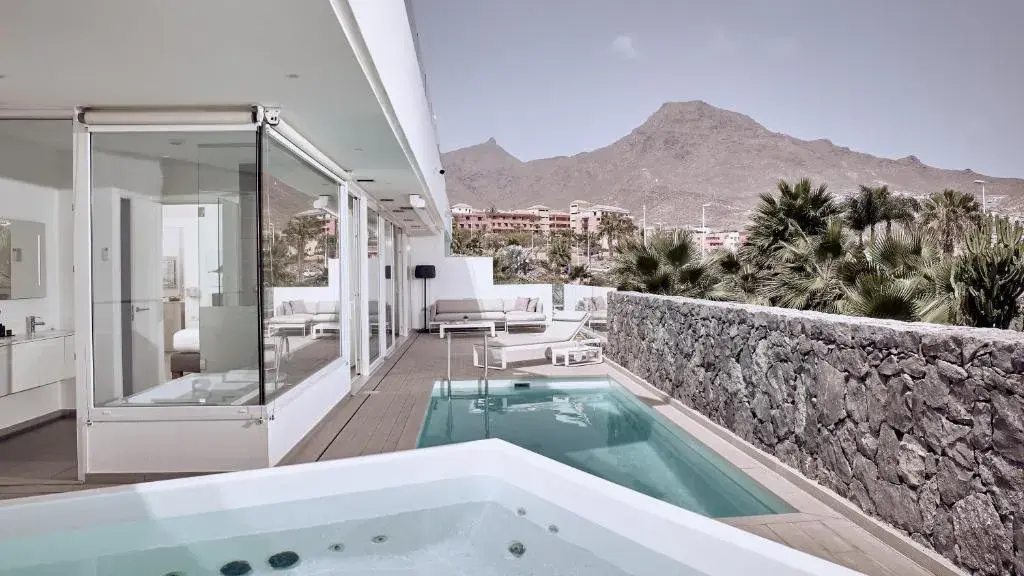 Hotel Baobab Costa Adeje: Lujo, Comodidad y Proximidad a la Playa