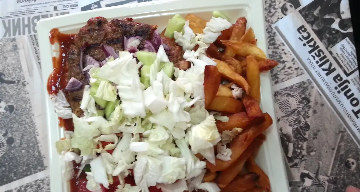 Cevapi, Pljeskavica, Ajvar: Bałkański grill express w Twoim ogrodzie!