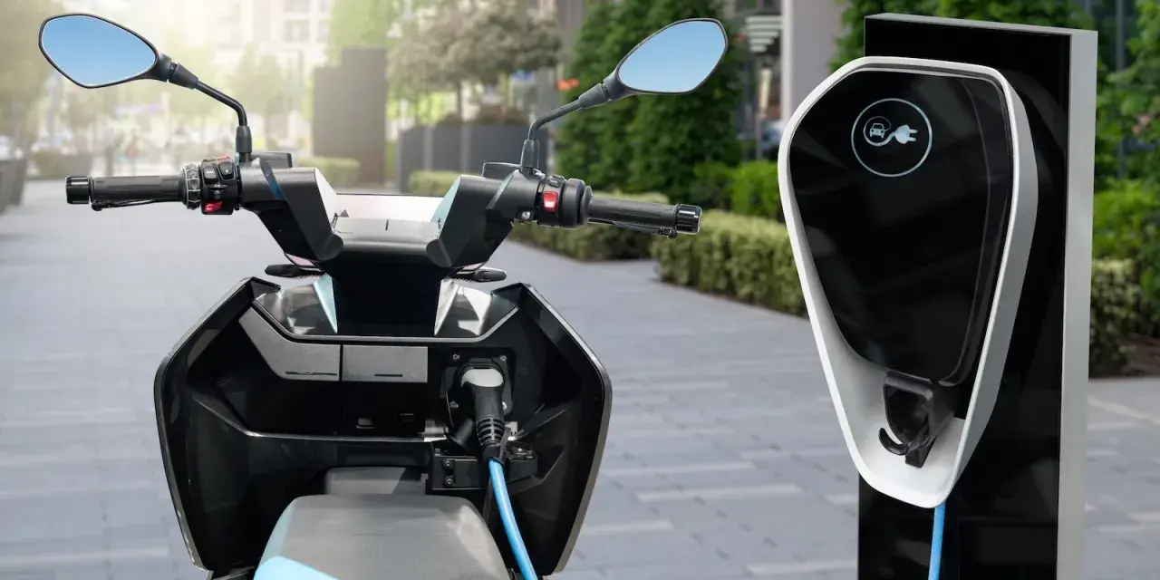 Motorower bez prawa jazdy? Sprawdź, czy możesz jeździć!