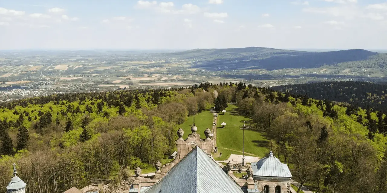 Atrakcje w Świętokrzyskim: Odkryj serce Polski - przewodnik