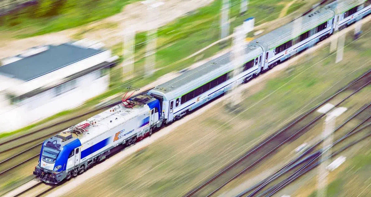 Jak zwrócić bilet PKP Intercity? Odzyskaj 100% ceny!