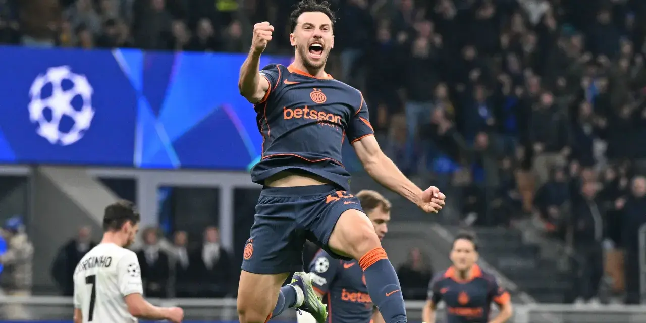 Piłkarz świętuje bramkę w meczu Atalanta – Napoli.