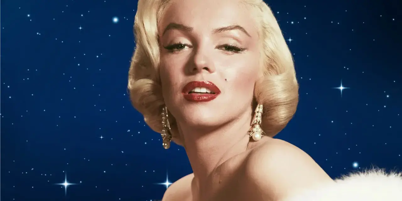 Marilyn Monroe, zodiakalny Bliźniak, w białym futrze na tle nocnego nieba pełnego gwiazd.